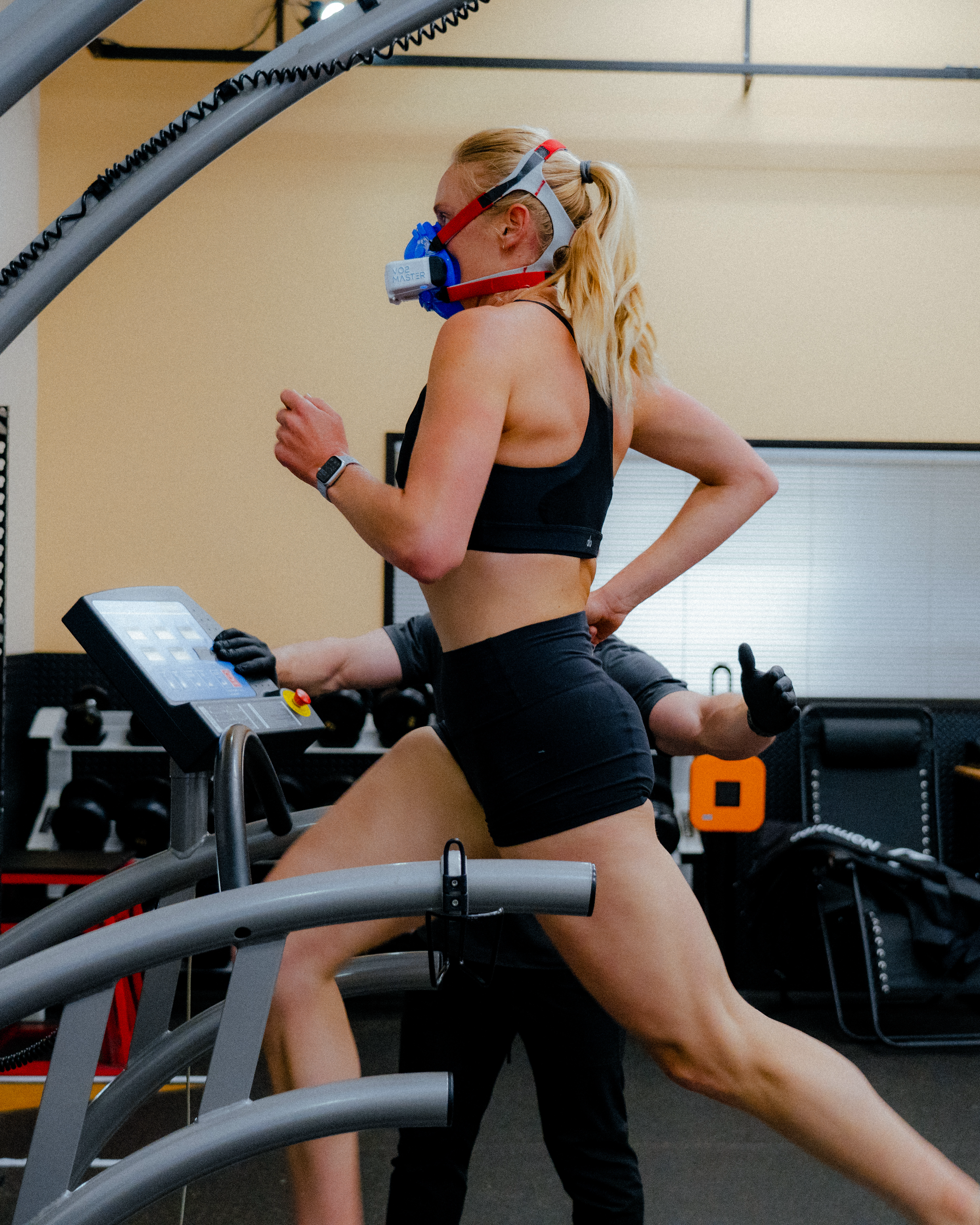 Athlete training with VO2 Master Analyzer