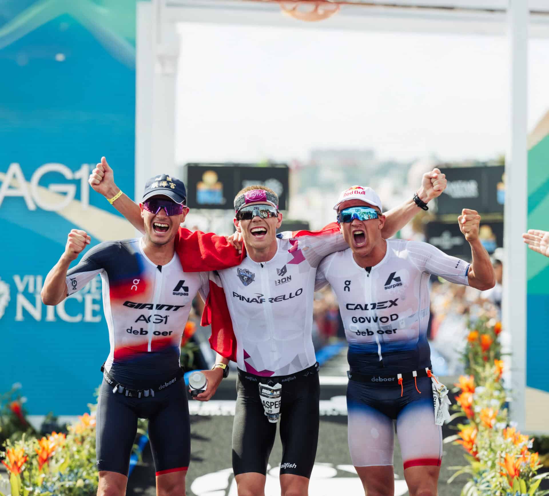 IRONMANNiceWC2025 175finishline 02Aiextend